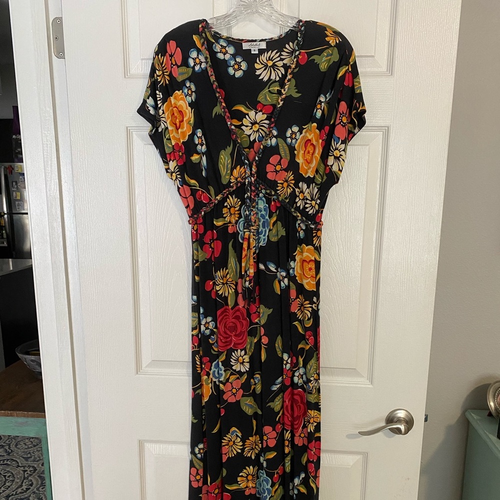 Nieves Lavi floral maxi dress size small